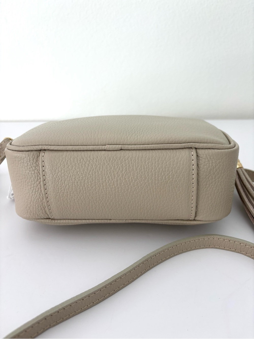 Elie Beaumont London Camera Style Crossbody Bag NWT Warm Gray Italian Leather - Picture 4 of 10